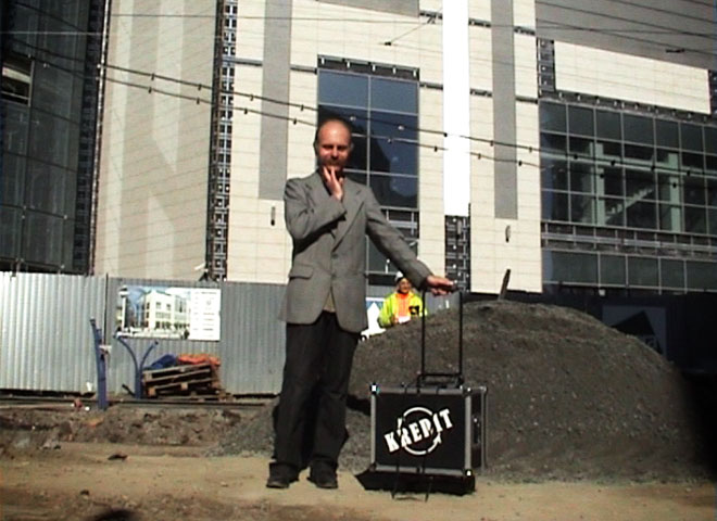 Video-Still aus: KREDIT #6 // Kettenfilm mit Wacław Misiewicz und Johannes Burr// Bytom 2010