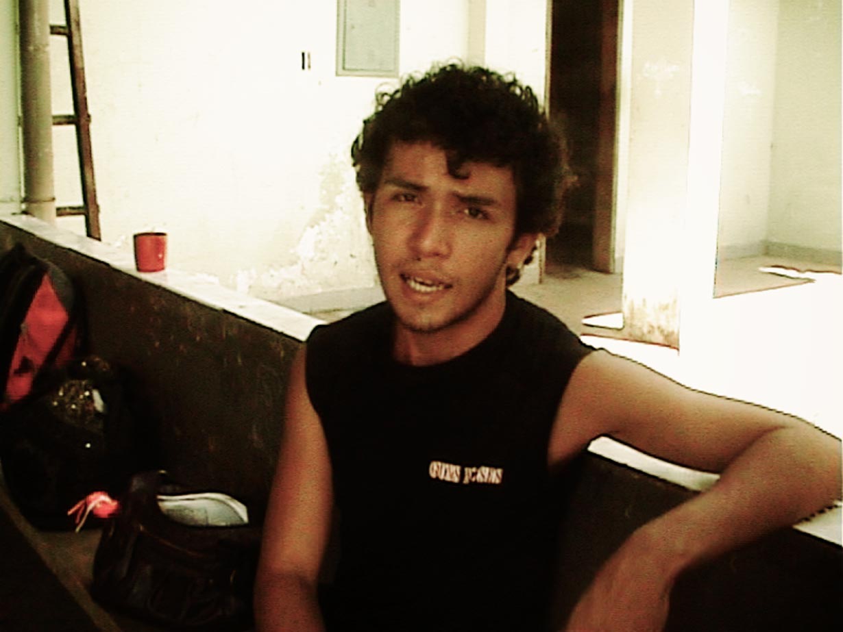 Video-Still aus: KREDIT #5 // Kettenfilm mit Robert Machado // Belém do Pará 2010